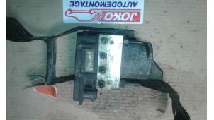 Used ABS pump Ford Mondeo III 2.0 TDCi/TDDi 115 16V Price on request offered by Autodemontage Joko B.V.