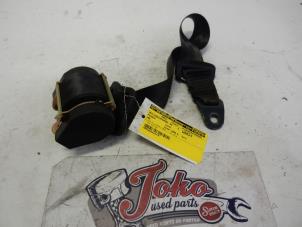 Used Rear seatbelt, right Peugeot 206 SW (2E/K) 1.4 HDi Price on request offered by Autodemontage Joko B.V.