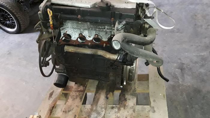 Motor van een Hyundai Accent 1.5i 16V 2000