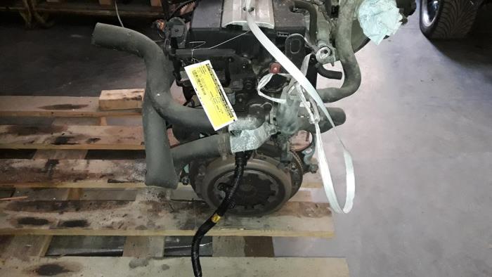 Motor van een Hyundai Accent 1.5i 16V 2000