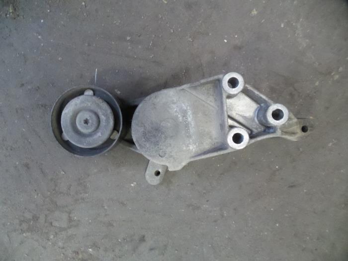 Usados Rodillo tensor correa múltiple Volkswagen Polo III Classic (6KV2) 1.9 SDI Precio de solicitud ofrecido por Autodemontage Joko B.V.