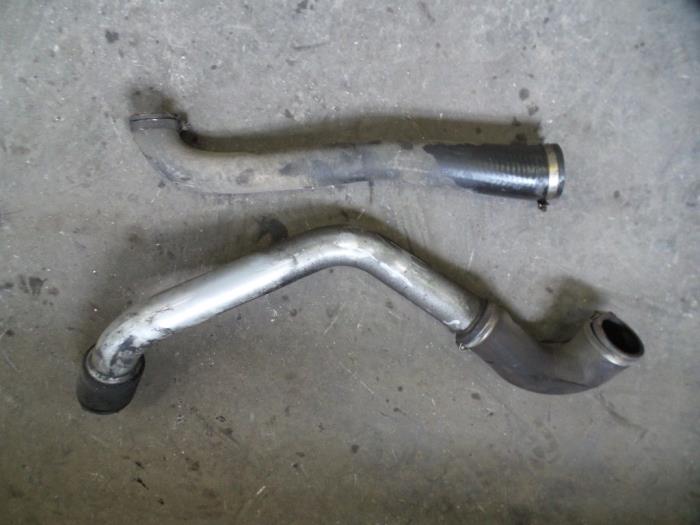 Gebrauchte Intercooler Schlauch BMW 3 serie Touring (E36/3) 318tds Preis auf Anfrage angeboten von Autodemontage Joko B.V.