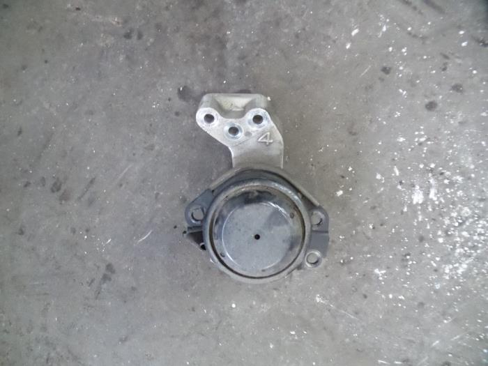 Used Engine mount Volvo S40 (VS) 1.8 16V Price on request offered by Autodemontage Joko B.V.