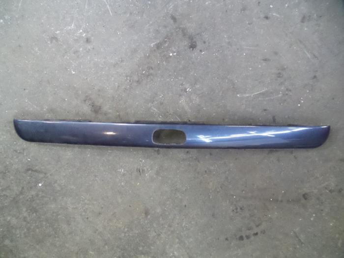Volvo S40/V40 Tailgate handles stock | ProxyParts.com