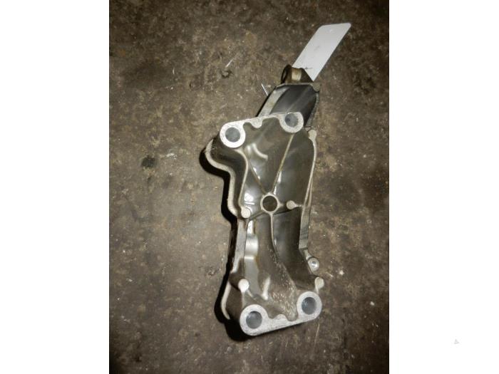 Used Engine mount Volkswagen Golf IV (1J1) 1.6 16V Price on request offered by Autodemontage Joko B.V.