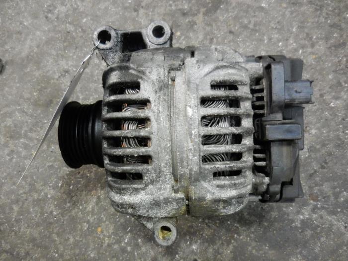 Begagnade Dynamo Renault Espace (JE) 2.0i 16V Pris på förfrågan erbjuds av Autodemontage Joko B.V.