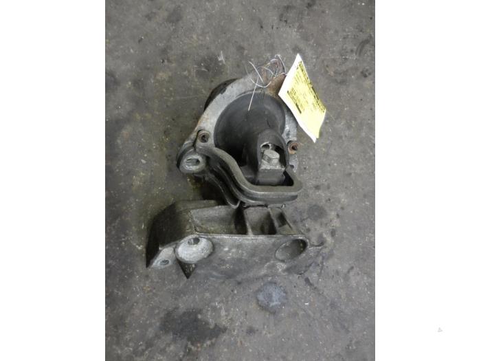 Used Engine mount Renault Espace (JE) 2.0i 16V Price on request offered by Autodemontage Joko B.V.