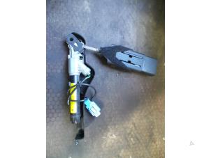 Used Seatbelt tensioner, right Citroen C3 (FC/FL/FT) 1.6 16V Price on request offered by Autodemontage Joko B.V.