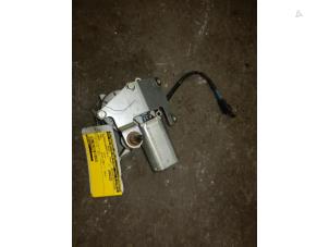 Used Rear wiper motor Opel Omega B Caravan (21/22/23) 2.2 DTI 16V Price on request offered by Autodemontage Joko B.V.