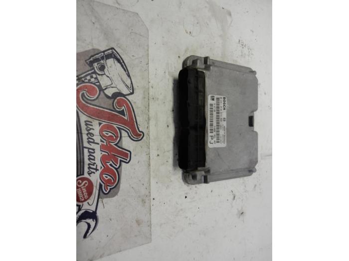 Used Engine management computer Opel Omega B Caravan (21/22/23) 2.2 DTI 16V Price on request offered by Autodemontage Joko B.V.