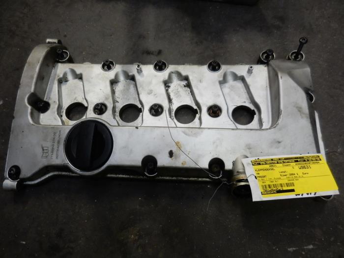 Usagé Couvercle soupapes Volkswagen Passat (3B3) 2.0 20V Prix sur demande proposé par Autodemontage Joko B.V.