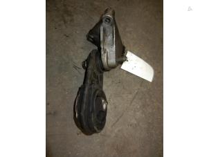 Used Engine mount Renault Megane II Grandtour (KM) 1.9 dCi 115 Price on request offered by Autodemontage Joko B.V.