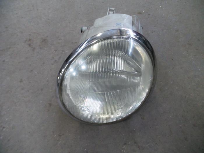 Używane Reflektor lewy Lancia Lybra 1.8 16V VVT Cena na żądanie oferowane przez Autodemontage Joko B.V.