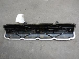 Used Rocker cover Renault Megane II Grandtour (KM) 1.9 dCi 115 Price on request offered by Autodemontage Joko B.V.