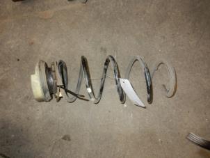 Used Front spring screw Renault Megane II Grandtour (KM) 1.9 dCi 115 Price on request offered by Autodemontage Joko B.V.