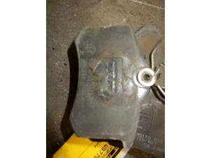 Used Rear brake pad Renault Megane II Grandtour (KM) 1.9 dCi 115 Price on request offered by Autodemontage Joko B.V.