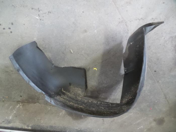 Używane Nadkole Volvo 850 Estate 2.0i 10V Cena na żądanie oferowane przez Autodemontage Joko B.V.