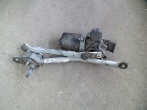 Used Wiper mechanism Peugeot 107 1.0 12V Price on request offered by Autodemontage Joko B.V.