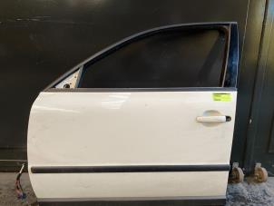 Used Door 4-door, front left Volkswagen Passat Price on request offered by Autodemontage Joko B.V.
