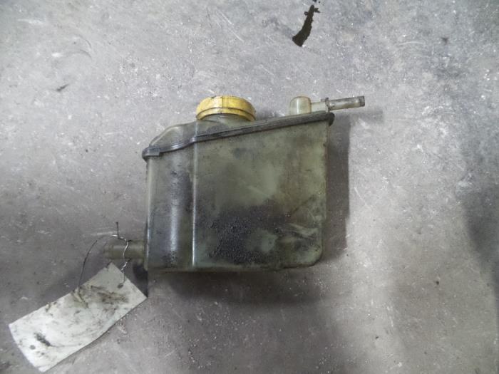 Begagnade Styrservotank Ford Escort 6 (AFL) 1.8 CLX,Ghia 16V Pris på förfrågan erbjuds av Autodemontage Joko B.V.