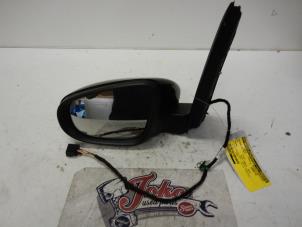 Used Wing mirror, left Volkswagen Touran (1T1/T2) 1.9 TDI 105 Euro 3 Price on request offered by Autodemontage Joko B.V.