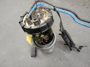 Used Electric fuel pump Volkswagen Touran (1T1/T2) 1.9 TDI 105 Euro 3 Price on request offered by Autodemontage Joko B.V.
