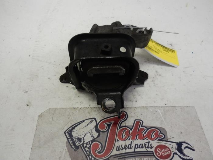 Usagé Support moteur Toyota Yaris (P1) 1.3 16V VVT-i Prix sur demande proposé par Autodemontage Joko B.V.