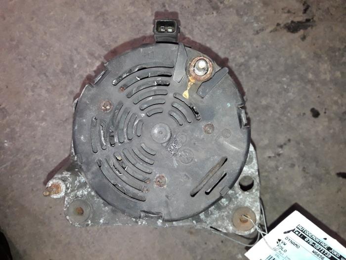 Begagnade Dynamo Volkswagen Polo III (6N1) 1.9 D Pris på förfrågan erbjuds av Autodemontage Joko B.V.