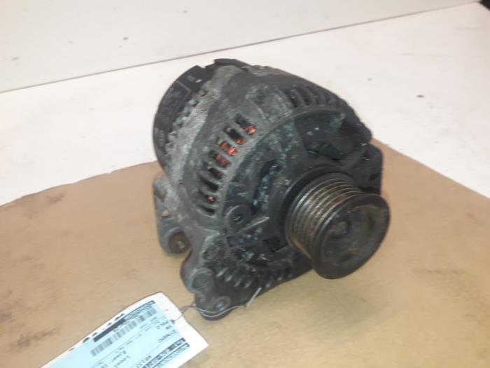 Begagnade Dynamo Volkswagen Polo III (6N1) 1.4i Pris på förfrågan erbjuds av Autodemontage Joko B.V.