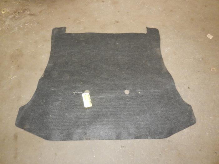 Boot mat from a Toyota Yaris (P1) 1.3 16V VVT-i 2004