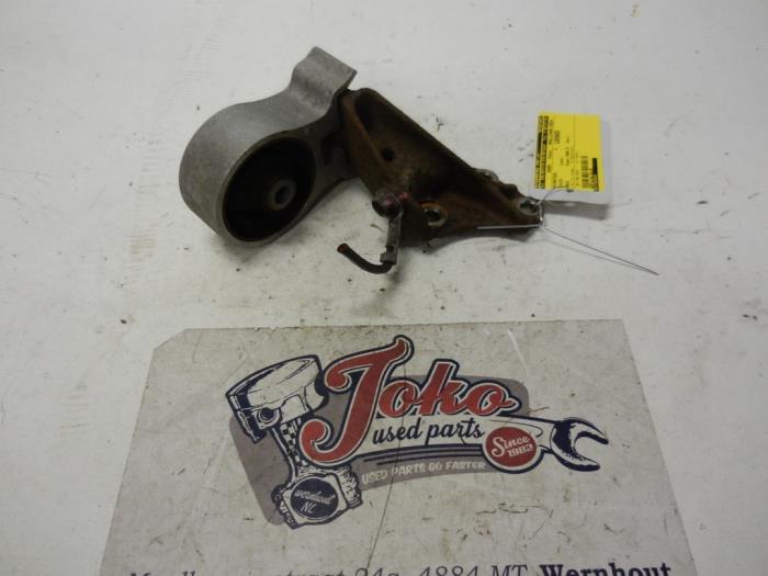 Usagé Support moteur Toyota Yaris (P1) 1.3 16V VVT-i Prix sur demande proposé par Autodemontage Joko B.V.