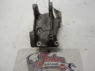 Used Alternator upper bracket Peugeot 307 (3A/C/D) 2.0 HDi 90 Price on request offered by Autodemontage Joko B.V.