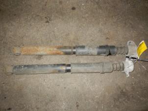 Used Shock absorber kit Peugeot 307 (3A/C/D) 2.0 HDi 90 Price on request offered by Autodemontage Joko B.V.