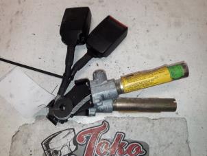 Used Seatbelt tensioner, left Renault Twingo Price on request offered by Autodemontage Joko B.V.