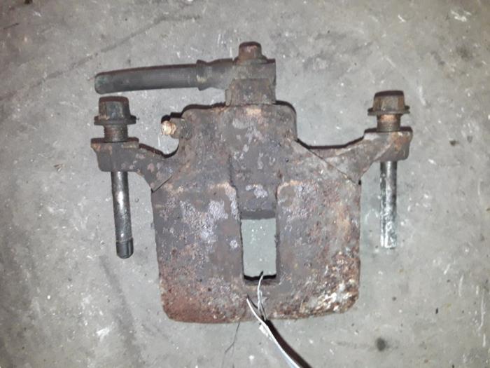Gebrauchte Bremszange links hinten Opel Sintra 2.2i GLS,CD 16V Preis auf Anfrage angeboten von Autodemontage Joko B.V.