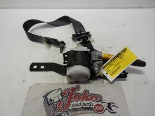 Used Front seatbelt, left Nissan Almera (N15) 1.4 LX,GX,S 16V Price on request offered by Autodemontage Joko B.V.
