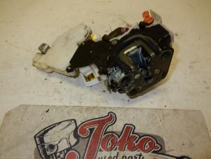 Used Rear door mechanism 4-door, right Nissan Almera (N15) 1.4 LX,GX,S 16V Price on request offered by Autodemontage Joko B.V.