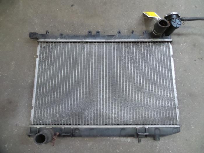 Gebrauchte Kühler Nissan Almera (N15) 1.4 LX,GX,S 16V Preis auf Anfrage angeboten von Autodemontage Joko B.V.