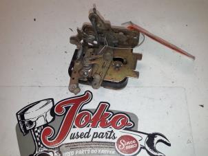Used Front door lock mechanism 4-door, right Volvo 440 1.8 i DL/GLE Price on request offered by Autodemontage Joko B.V.