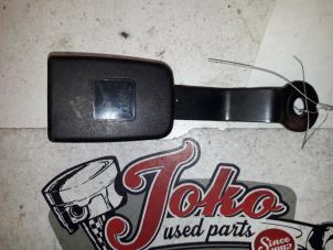 Used Front seatbelt buckle, left Mercedes Vito (638.0) 2.2 CDI 108 16V Price on request offered by Autodemontage Joko B.V.
