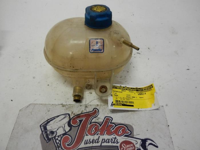 Expansion vessel from a Fiat Panda (169) 1.2 Fire 2004