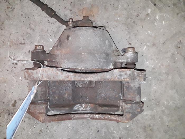 Gebrauchte Bremszange links vorne Opel Sintra 2.2i GLS,CD 16V Preis auf Anfrage angeboten von Autodemontage Joko B.V.
