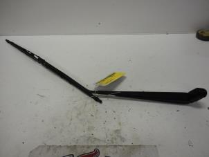 Used Rear wiper arm Toyota Celica (ZZT230/231) 1.8i 16V Price on request offered by Autodemontage Joko B.V.