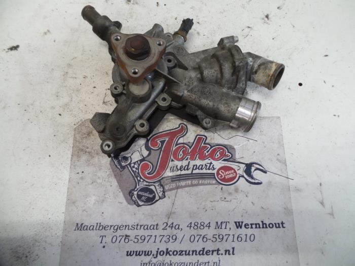 Water pump from a Opel Corsa C (F08/68) 1.2 16V 2003