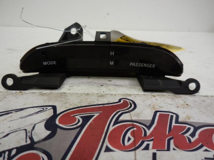 Begagnade Innerdisplay Toyota Celica (ZZT230/231) 1.8i 16V Pris på förfrågan erbjuds av Autodemontage Joko B.V.