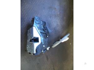 Used Rear door lock mechanism 4-door, left BMW 3 serie Touring (E46/3) 318d 16V Price on request offered by Autodemontage Joko B.V.