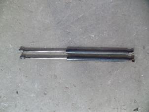 Used Rear gas strut, left BMW 3 serie Touring (E46/3) 318d 16V Price on request offered by Autodemontage Joko B.V.