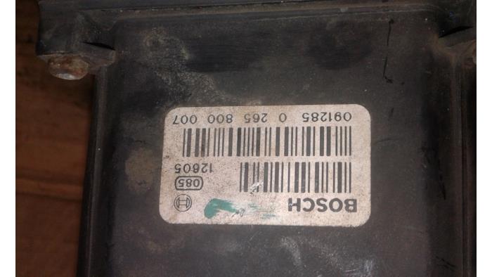 Używane Pompa ABS Ford Mondeo III 1.8 16V Cena na żądanie oferowane przez Autodemontage Joko B.V.