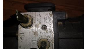 Pompe ABS d'un Ford Mondeo III 2.0 16V 2001