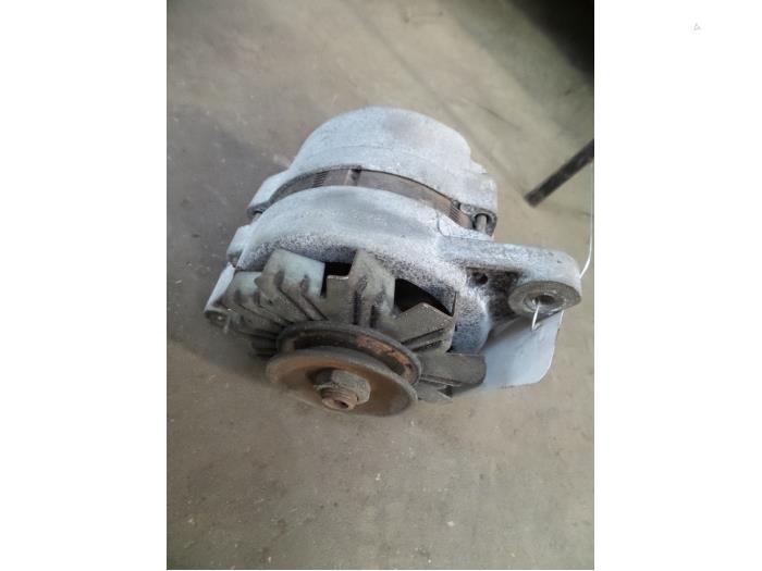 Gebrauchte Dynamo Opel Omega A (16/17/19) 2.0 i LS,GL,GLS,CD Preis auf Anfrage angeboten von Autodemontage Joko B.V.